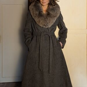 Vintage Cashmere Women's Coat with Fur Collar